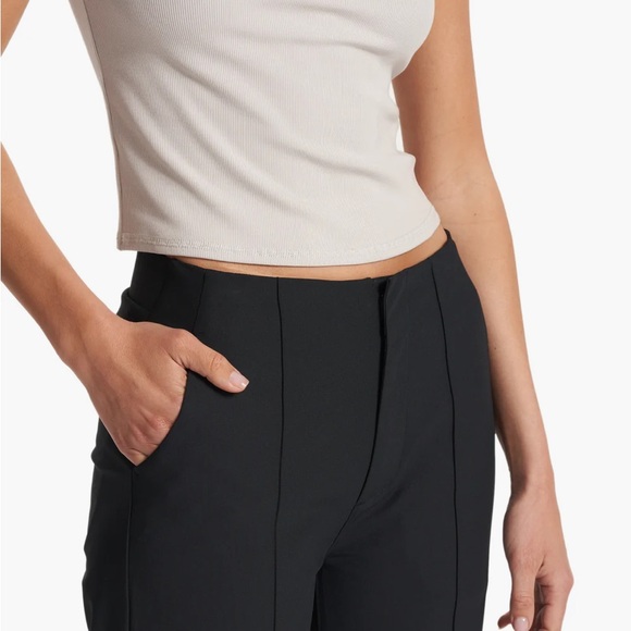 Vuori Women's Black Wide-Leg Trousers - Picture 4 of 16